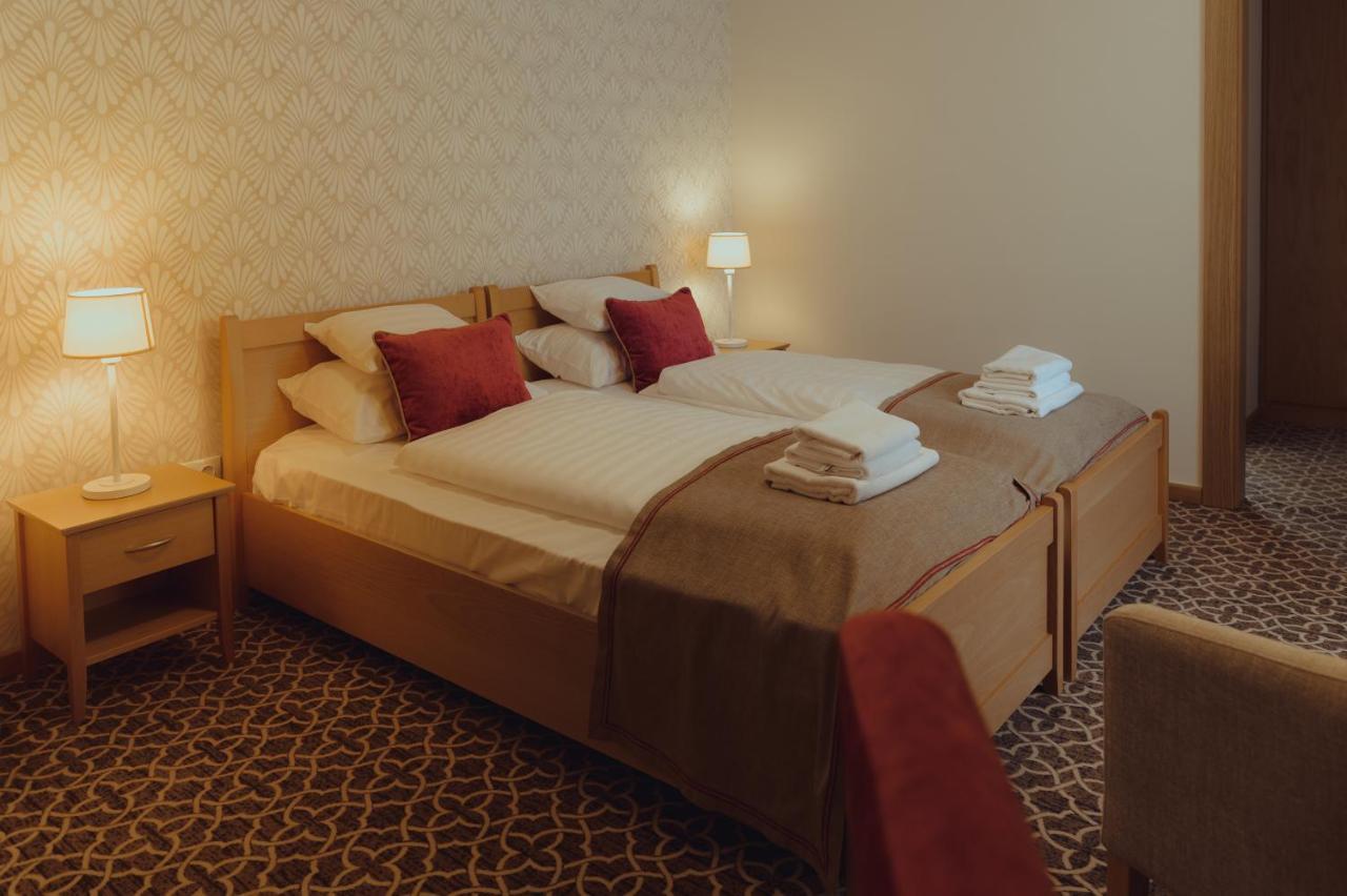 Brigaderos Hotel Brigadir Borsi المظهر الخارجي الصورة