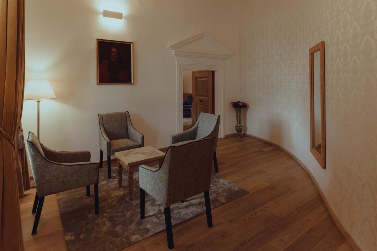 Brigaderos Hotel Brigadir Borsi المظهر الخارجي الصورة