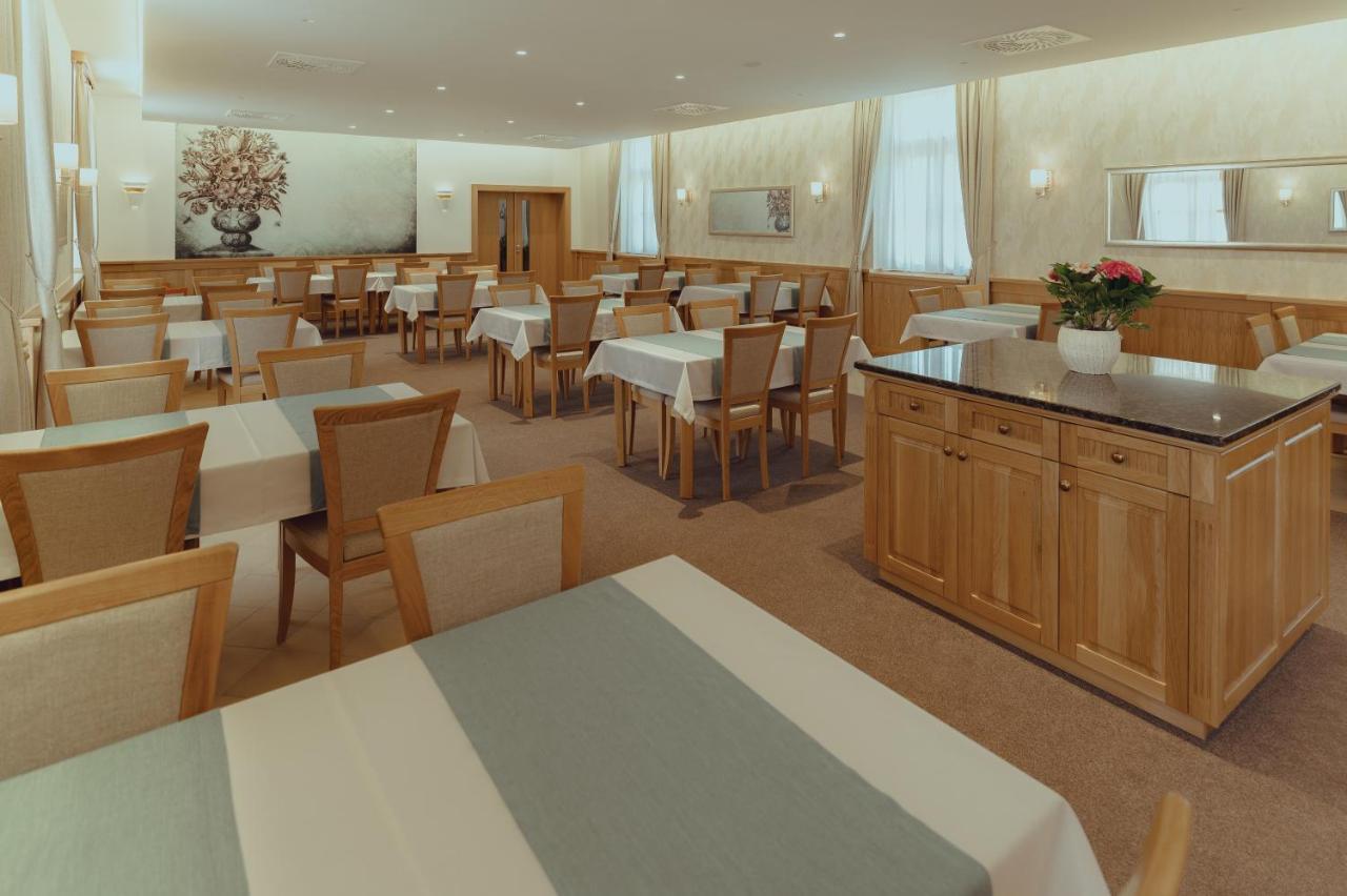 Brigaderos Hotel Brigadir Borsi المظهر الخارجي الصورة