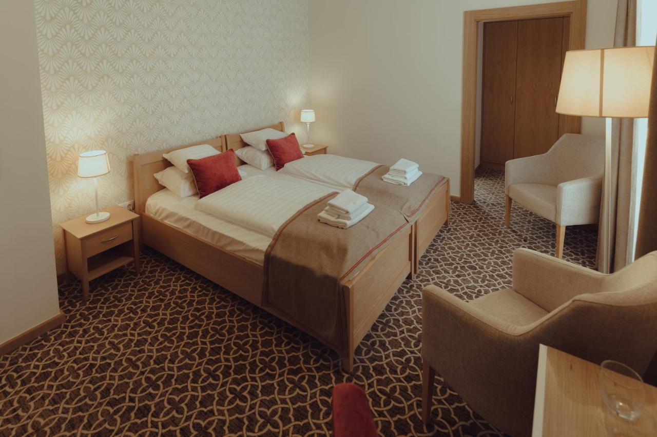 Brigaderos Hotel Brigadir Borsi المظهر الخارجي الصورة