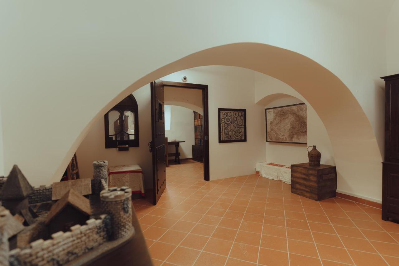 Brigaderos Hotel Brigadir Borsi المظهر الخارجي الصورة