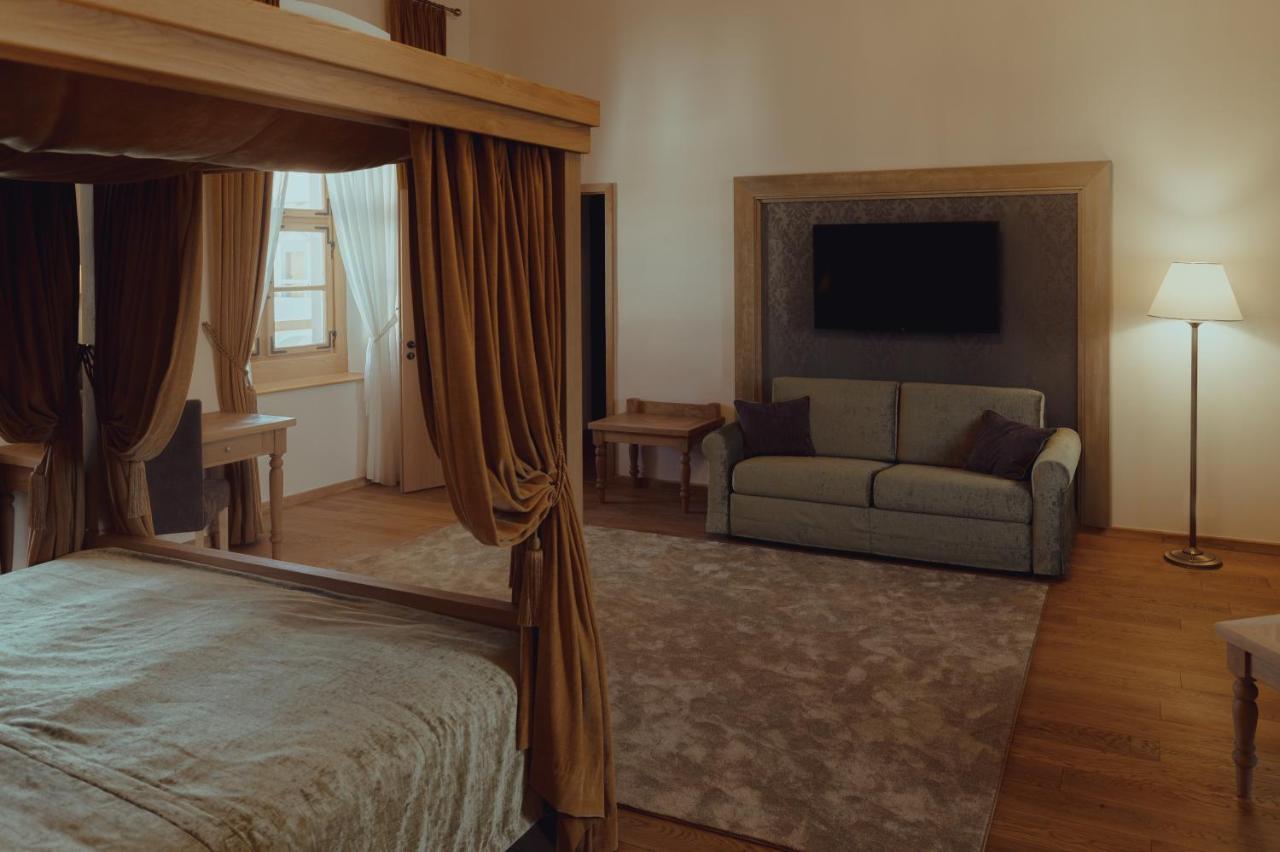 Brigaderos Hotel Brigadir Borsi المظهر الخارجي الصورة