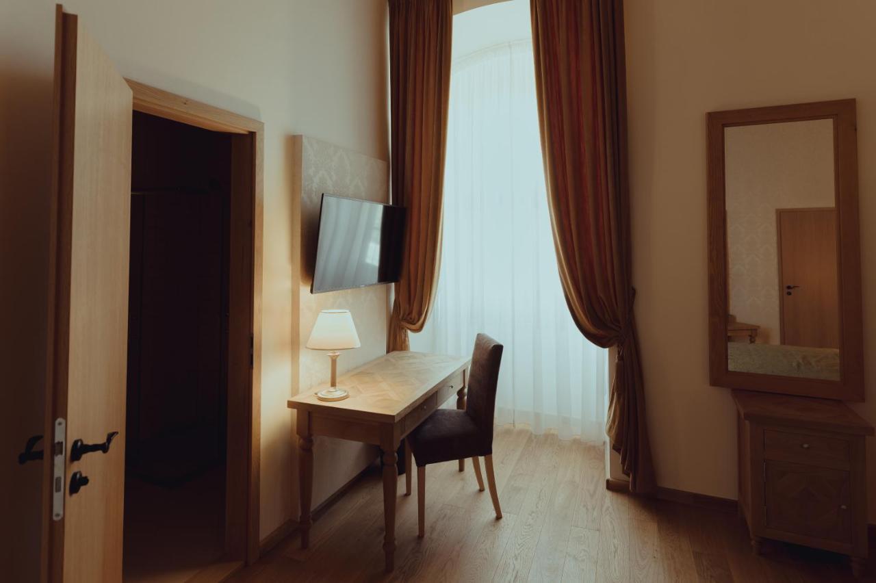 Brigaderos Hotel Brigadir Borsi المظهر الخارجي الصورة