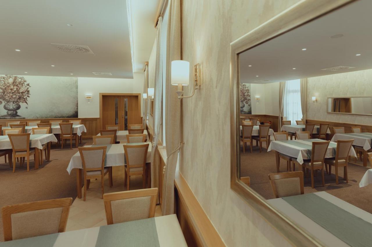 Brigaderos Hotel Brigadir Borsi المظهر الخارجي الصورة