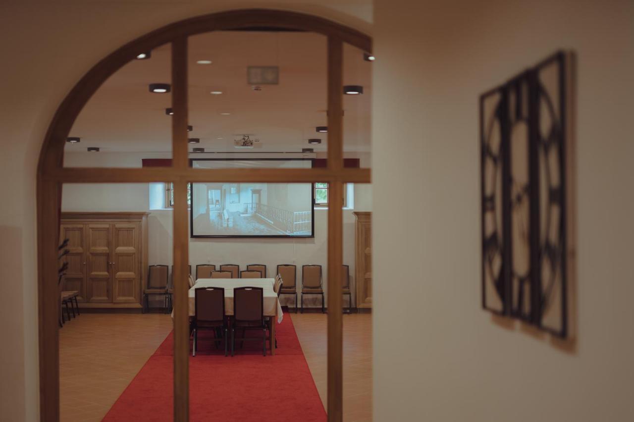 Brigaderos Hotel Brigadir Borsi المظهر الخارجي الصورة