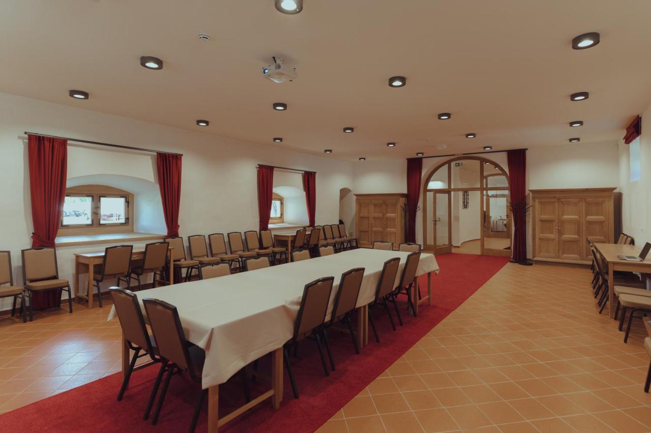 Brigaderos Hotel Brigadir Borsi المظهر الخارجي الصورة