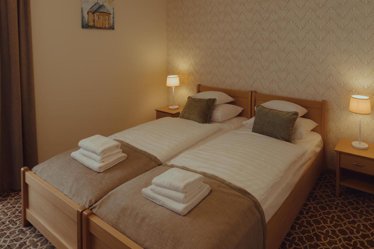 Brigaderos Hotel Brigadir Borsi المظهر الخارجي الصورة