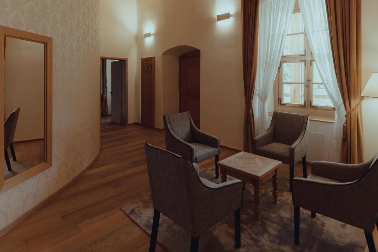 Brigaderos Hotel Brigadir Borsi المظهر الخارجي الصورة