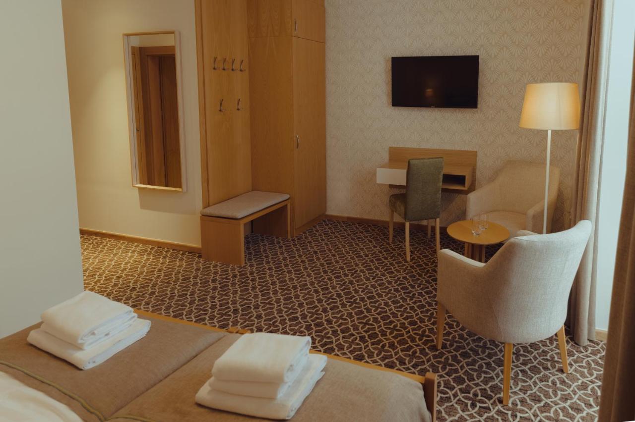 Brigaderos Hotel Brigadir Borsi المظهر الخارجي الصورة