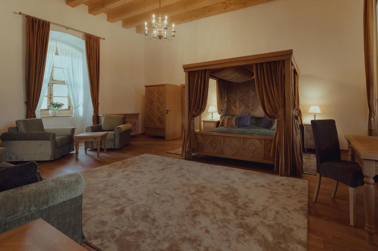Brigaderos Hotel Brigadir Borsi المظهر الخارجي الصورة