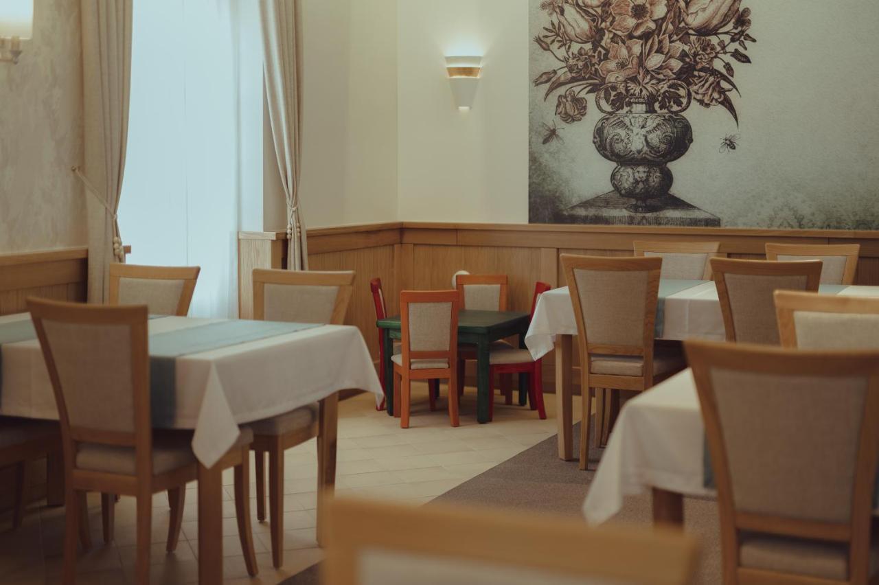 Brigaderos Hotel Brigadir Borsi المظهر الخارجي الصورة